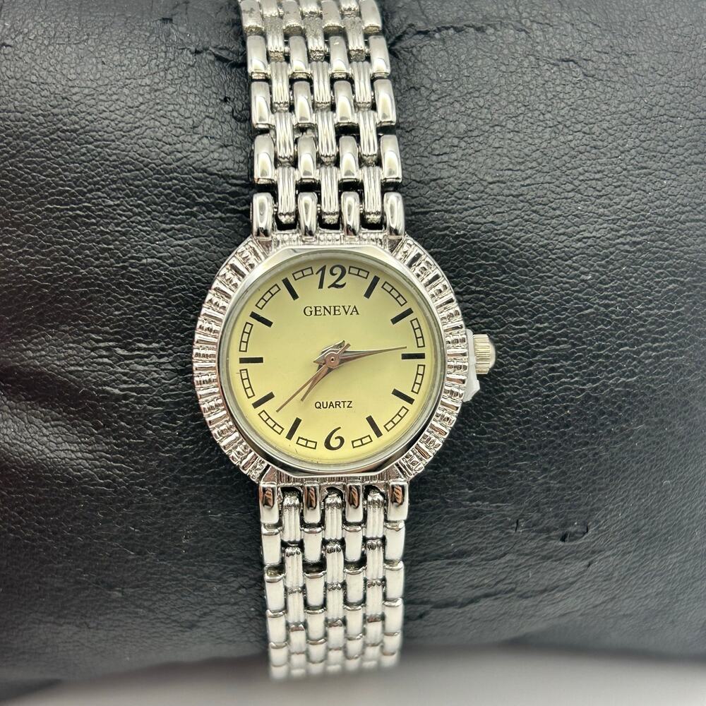 Geneva Women's Watch Silver Tone Two Tone Gold Dial Quartz Working New Battery